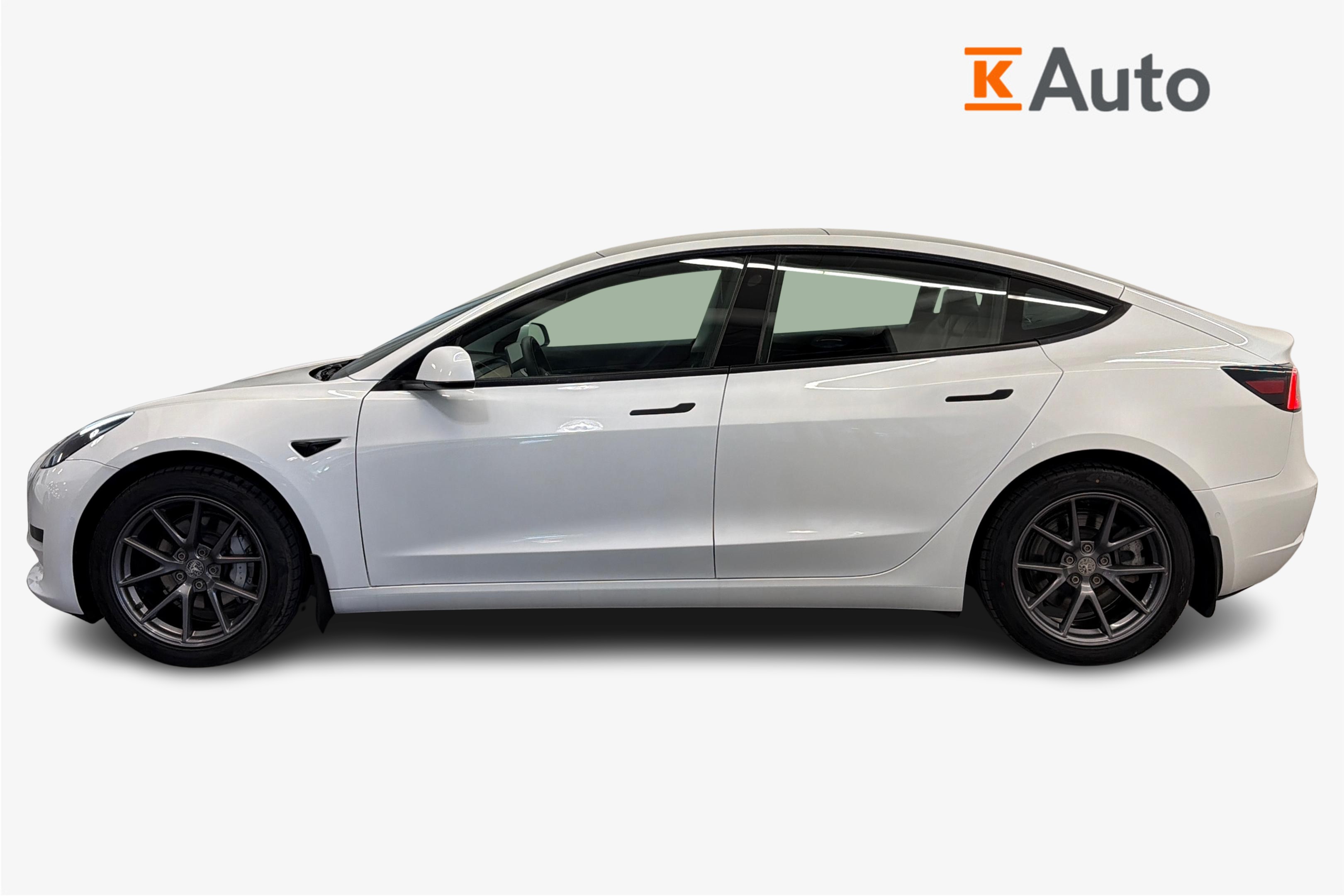 Tesla Model 3 Standard Range Plus 2021, photo 5/26