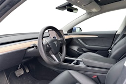 Sininen Tesla Model 3 2021 kuva 3.