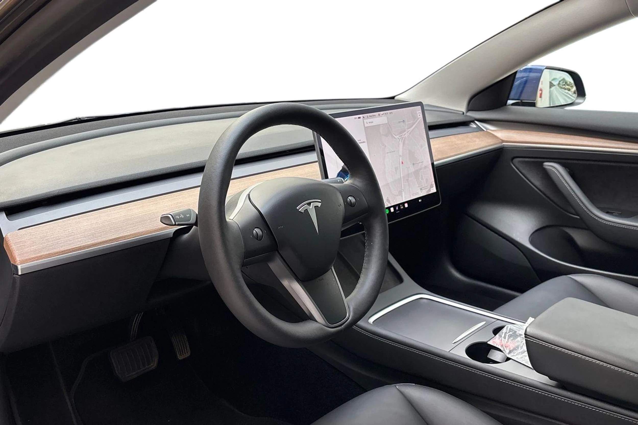 sininen Tesla Model 3 2021 kuva 6.