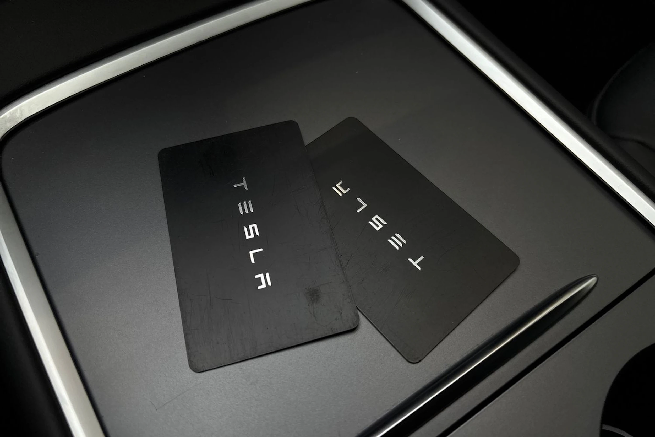 sininen Tesla Model 3 2021 kuva 24.