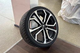met. musta Tesla Model 3 2021 kuva 4.