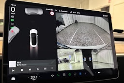 Valkoinen Tesla Model 3 2021 kuva 31.