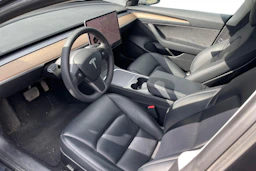 harmaa Tesla Model 3 2021 kuva 3.