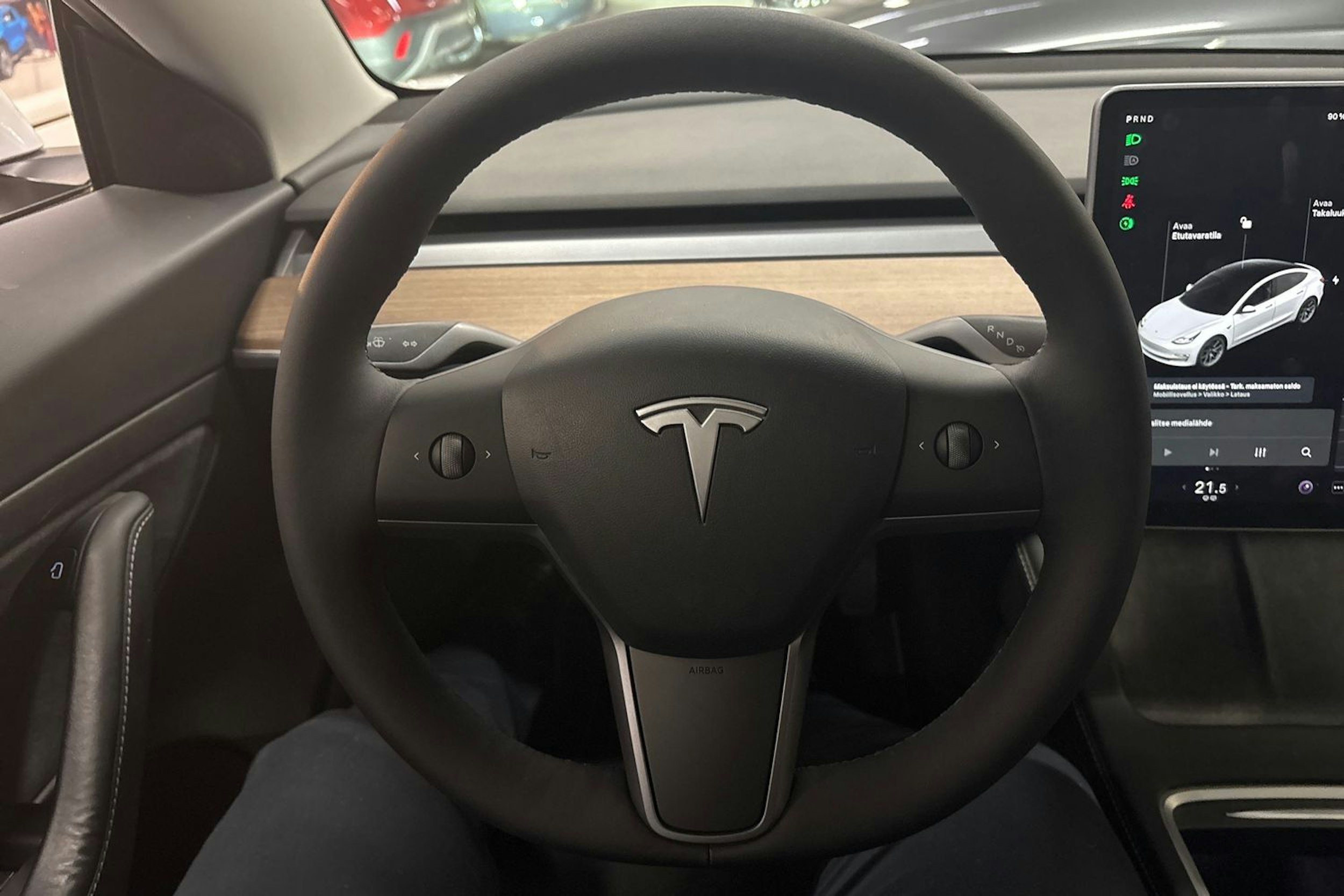 Tesla Model 3 2021 kuva 18.