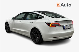 valkoinen Tesla Model 3 2021 kuva 2.