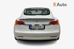 valkoinen Tesla Model 3 2021 kuva 3.