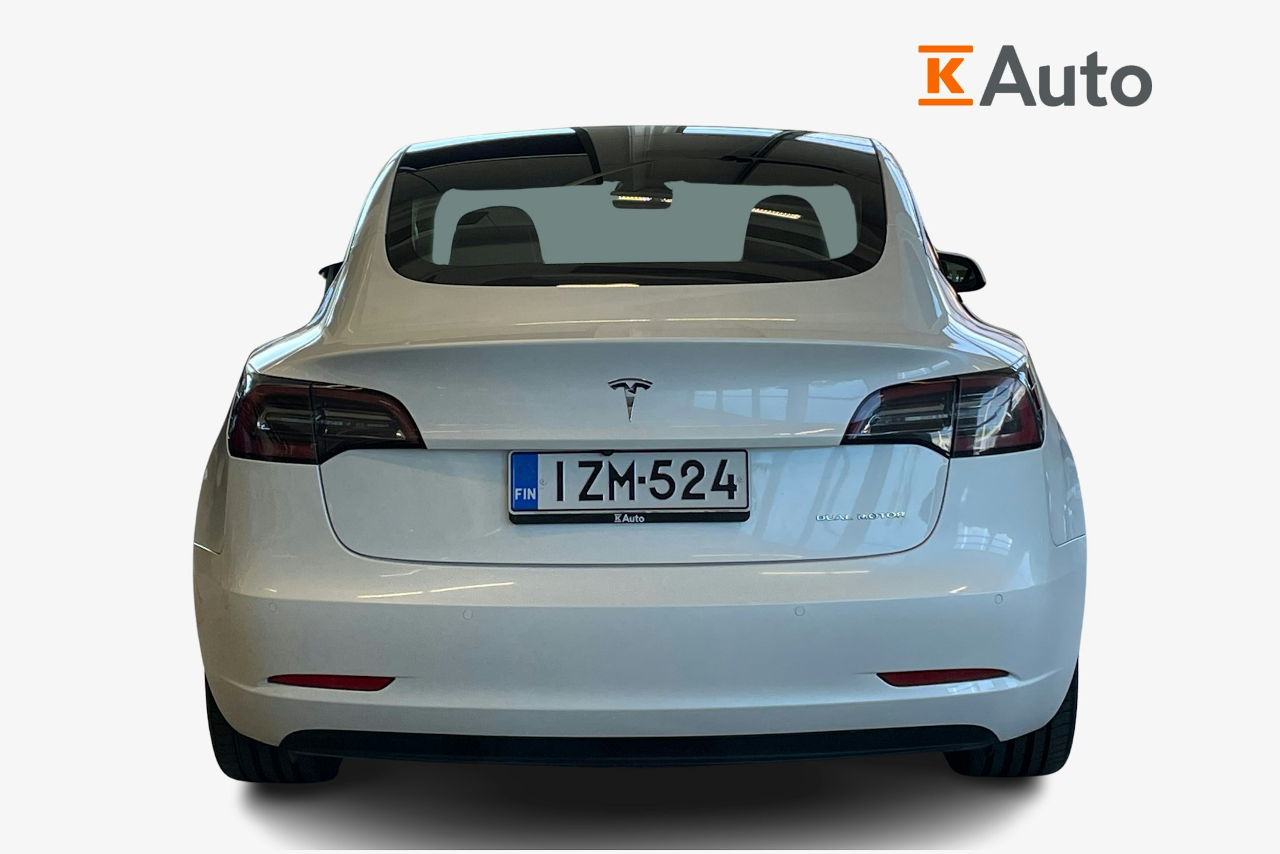 valkoinen Tesla Model 3 2021 kuva 3.