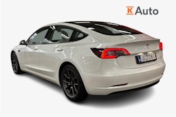 Valkoinen Tesla Model 3 2021 kuva 2.