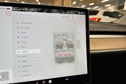 musta Tesla Model 3 2021 kuva 17.