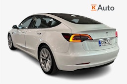 valkoinen Tesla Model 3 2021 kuva 3.