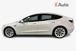 valkoinen Tesla Model 3 2021 kuva 6.