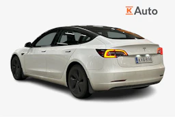 valkoinen Tesla Model 3 2021 kuva 2.