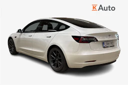 valkoinen Tesla Model 3 2021 kuva 2.
