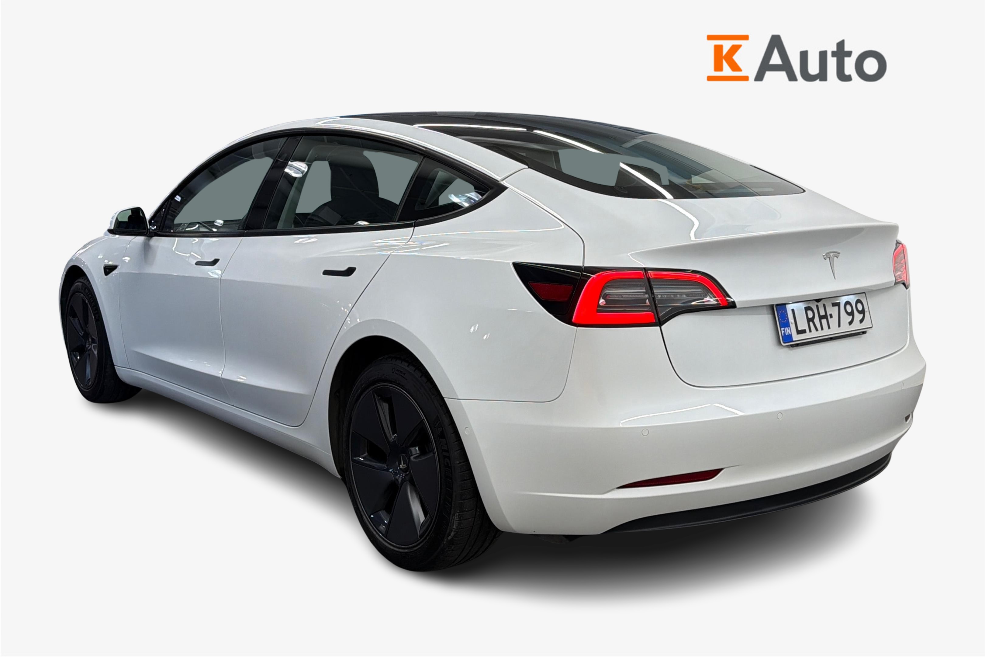 Tesla Model 3 Standard Range Plus 2021, photo 2/3