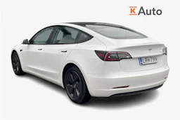 valkoinen Tesla Model 3 2021 kuva 2.