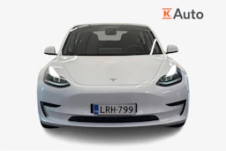 valkoinen Tesla Model 3 2021 kuva 4.
