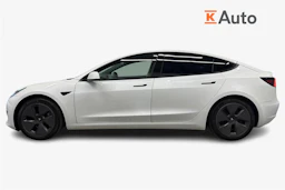valkoinen Tesla Model 3 2021 kuva 7.