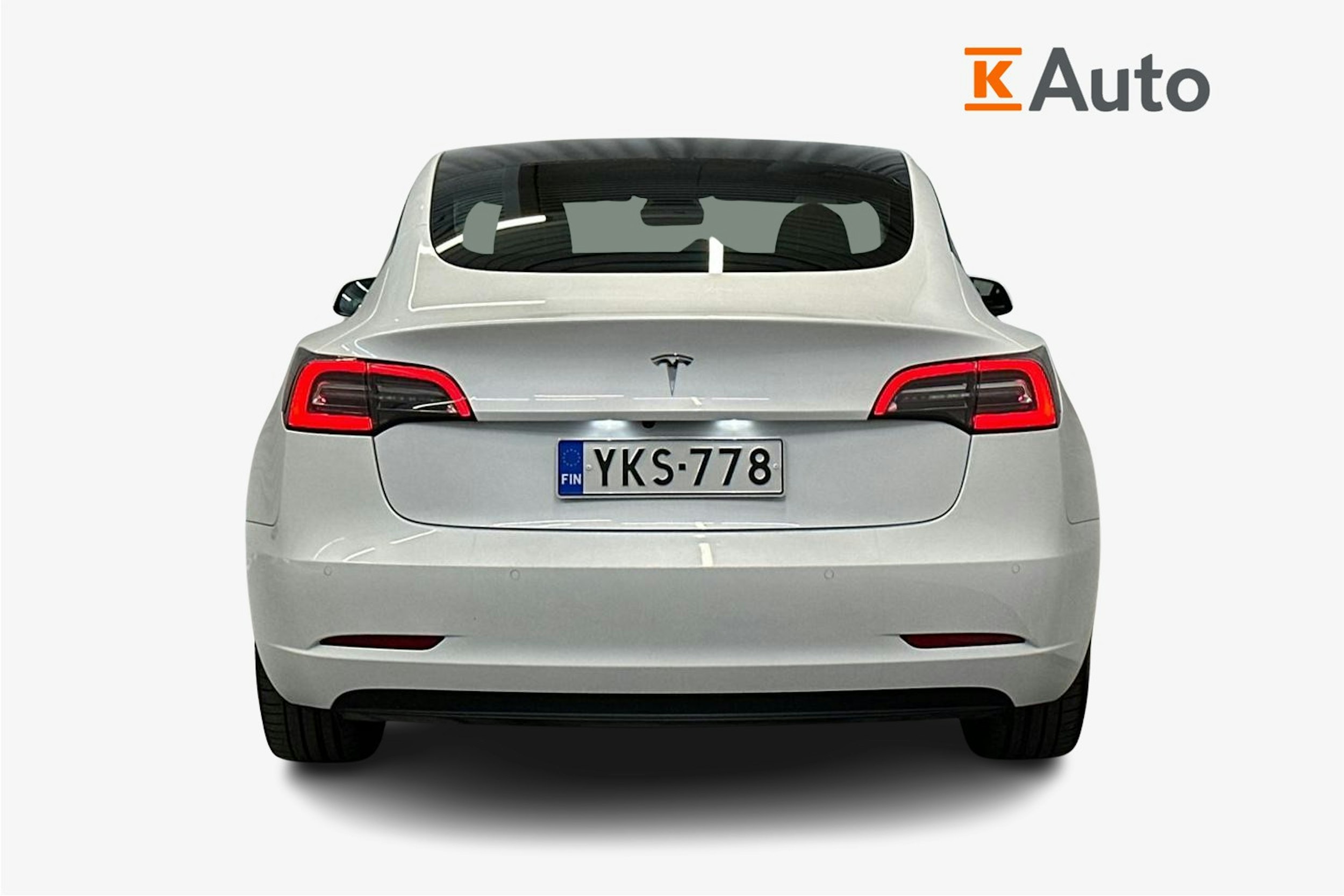 valkoinen Tesla Model 3 2021 kuva 3.