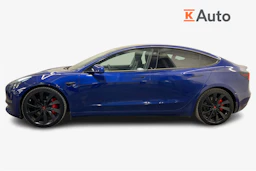 sininen Tesla Model 3 2021 kuva 5.