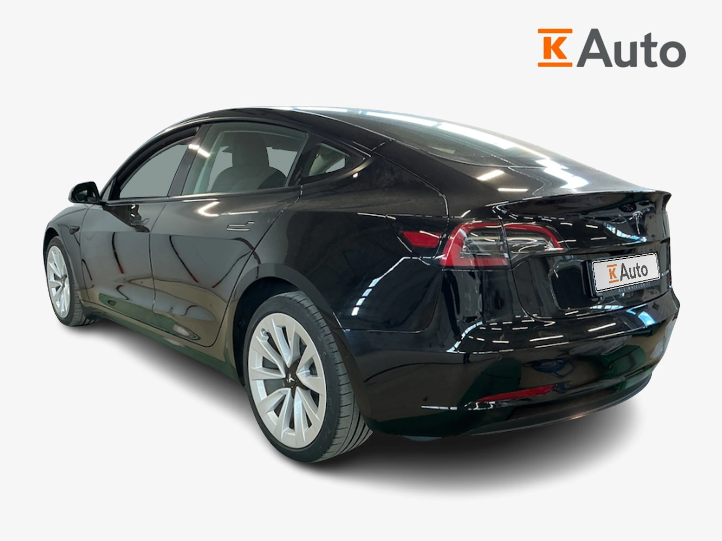 musta Tesla Model 3 2022 kuva 2.