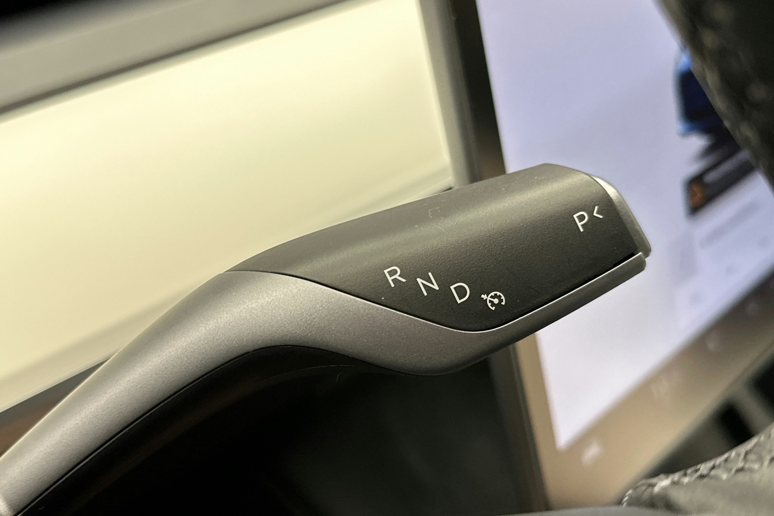 sininen Tesla Model 3 2022 kuva 20.