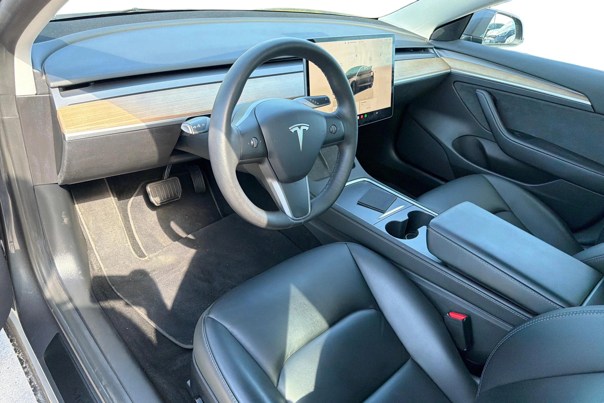 Harmaa Tesla Model 3 2022 kuva 3.