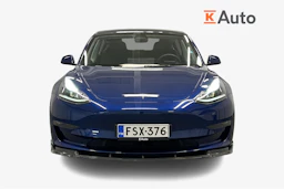 sininen Tesla Model 3 2022 kuva 5.