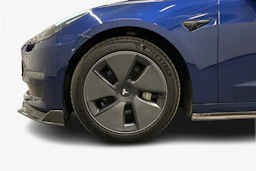 sininen Tesla Model 3 2022 kuva 12.