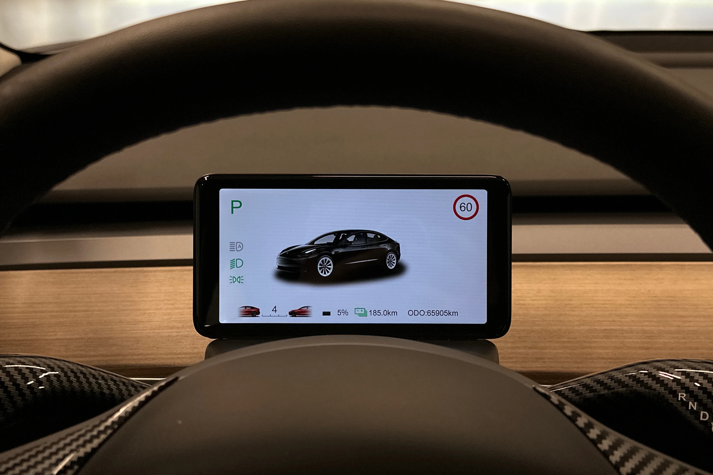 sininen Tesla Model 3 2022 kuva 22.