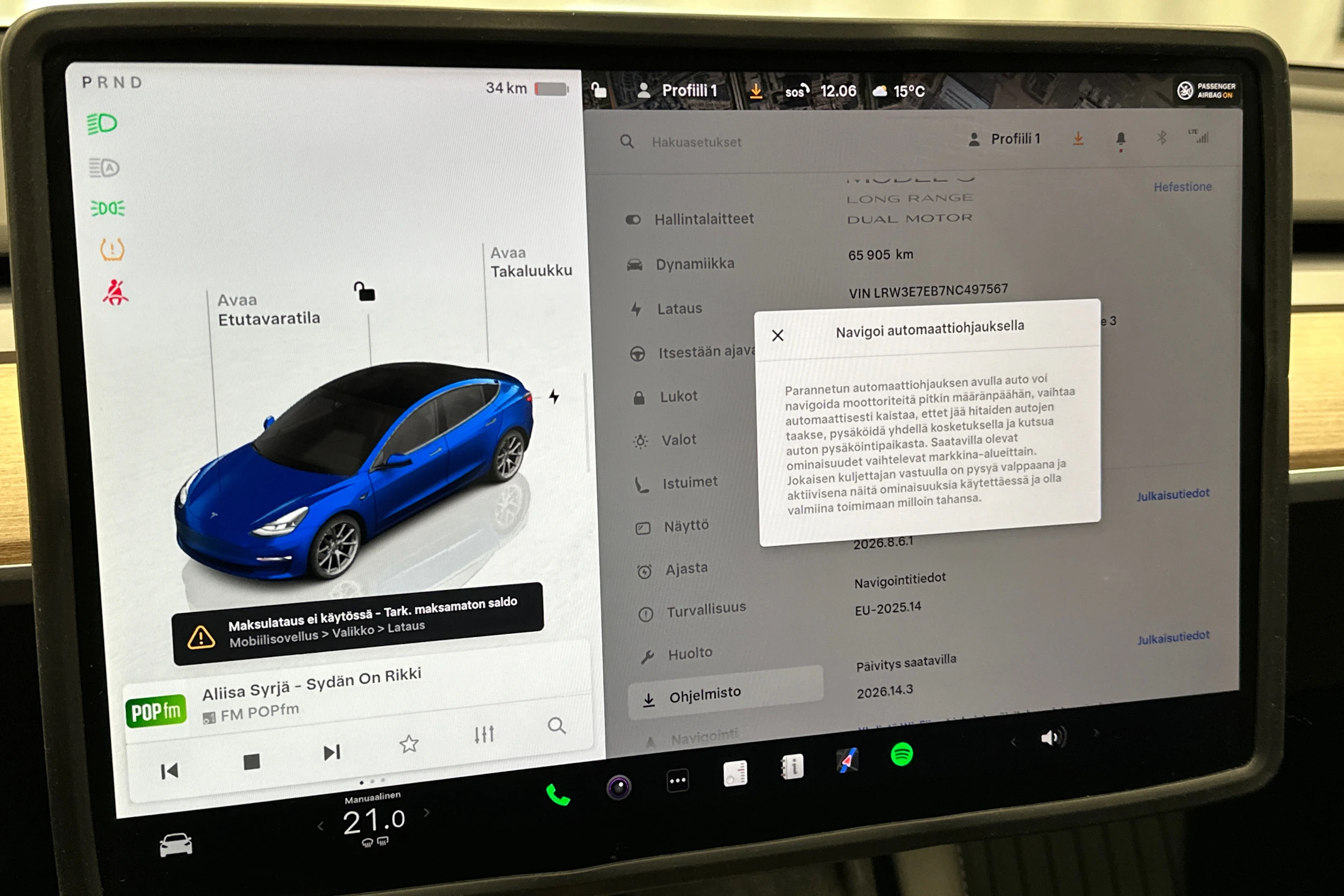 sininen Tesla Model 3 2022 kuva 26.