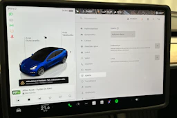 sininen Tesla Model 3 2022 kuva 29.