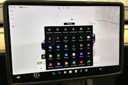sininen Tesla Model 3 2022 kuva 31.