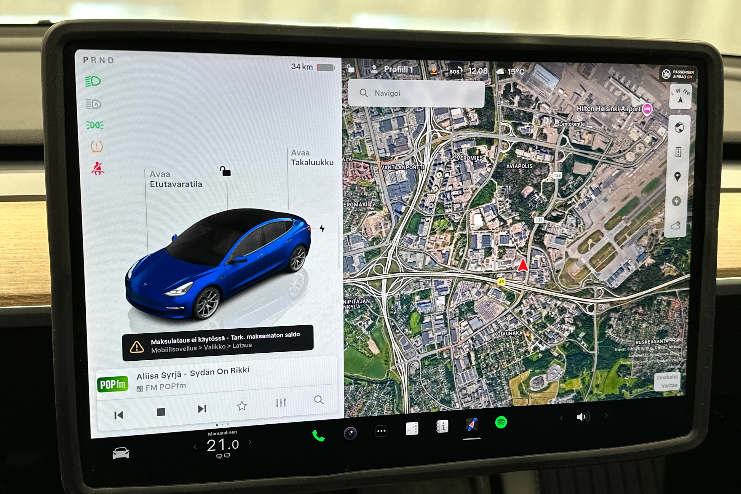 sininen Tesla Model 3 2022 kuva 32.