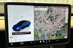 sininen Tesla Model 3 2022 kuva 32.