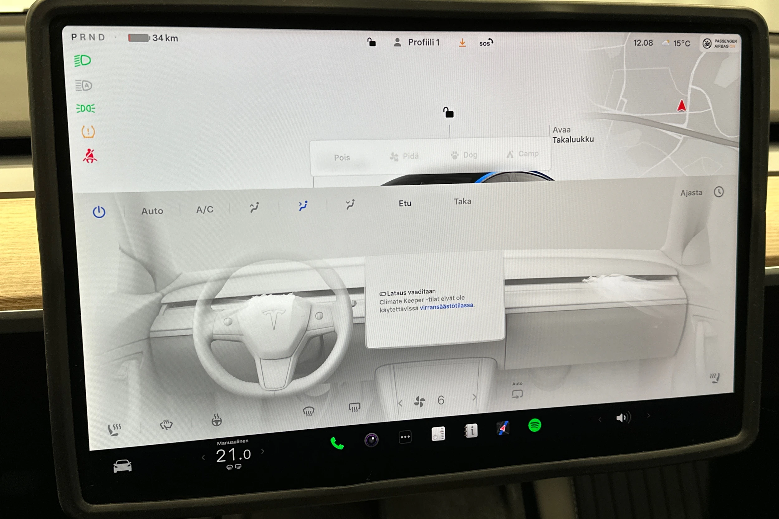 sininen Tesla Model 3 2022 kuva 33.