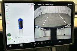 sininen Tesla Model 3 2022 kuva 34.