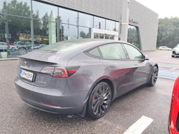 harmaa Tesla Model 3 2022 kuva 3.