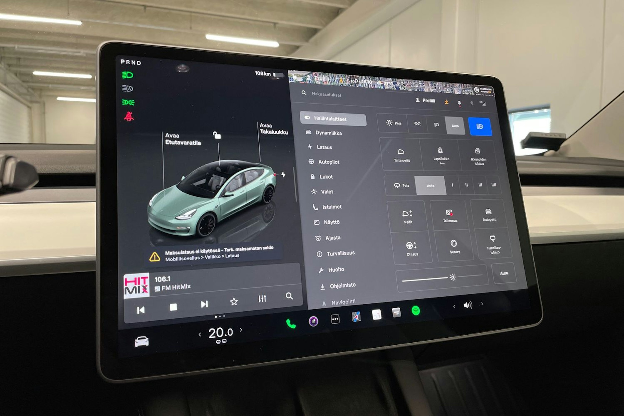 harmaa Tesla Model 3 2022 kuva 16.