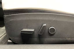 harmaa Tesla Model 3 2022 kuva 23.