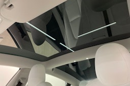 harmaa Tesla Model 3 2022 kuva 24.