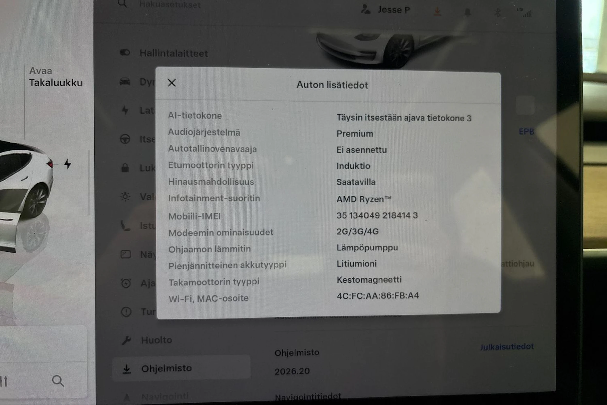 valkoinen Tesla Model 3 2022 kuva 5.