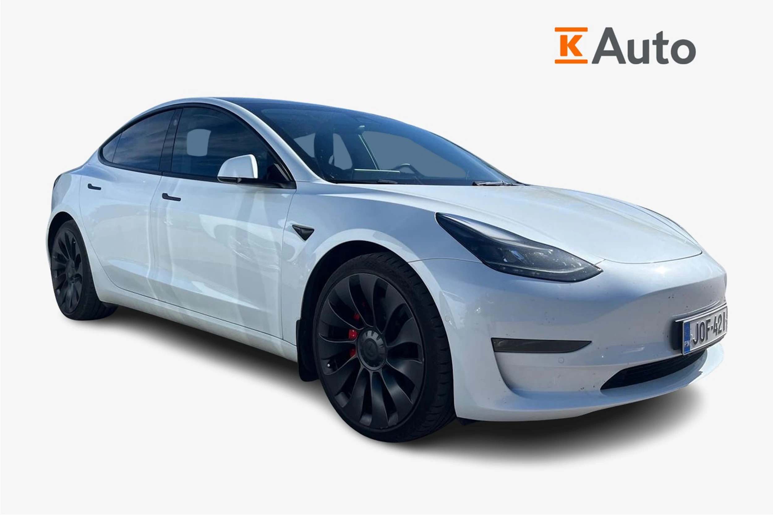 valkoinen Tesla Model 3 2022 kuva 1.