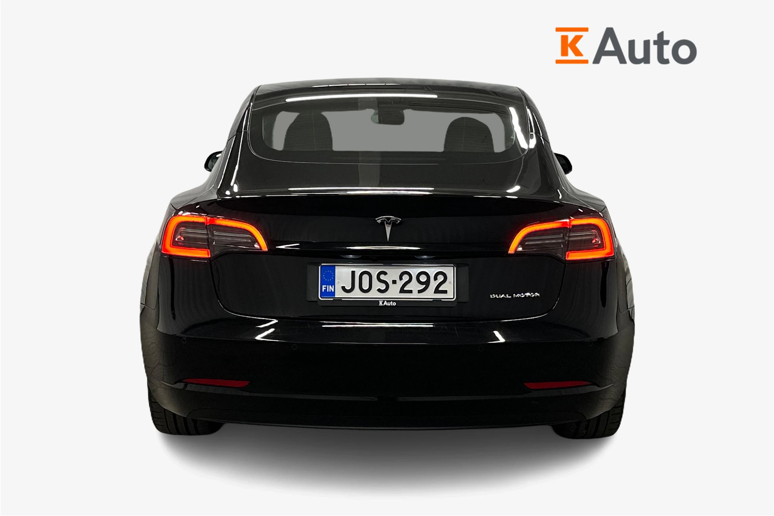 musta Tesla Model 3 2022 kuva 4.