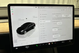 musta Tesla Model 3 2022 kuva 22.