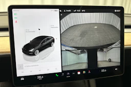 musta Tesla Model 3 2022 kuva 30.