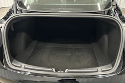 musta Tesla Model 3 2022 kuva 36.