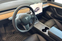 harmaa Tesla Model 3 2022 kuva 3.