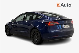 sininen Tesla Model 3 2022 kuva 2.