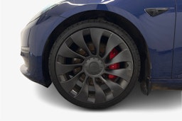 sininen Tesla Model 3 2022 kuva 14.