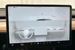 met. musta Tesla Model 3 2022 kuva 15.